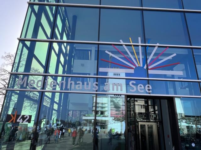 Eingang Medienhaus Friedrichshafen